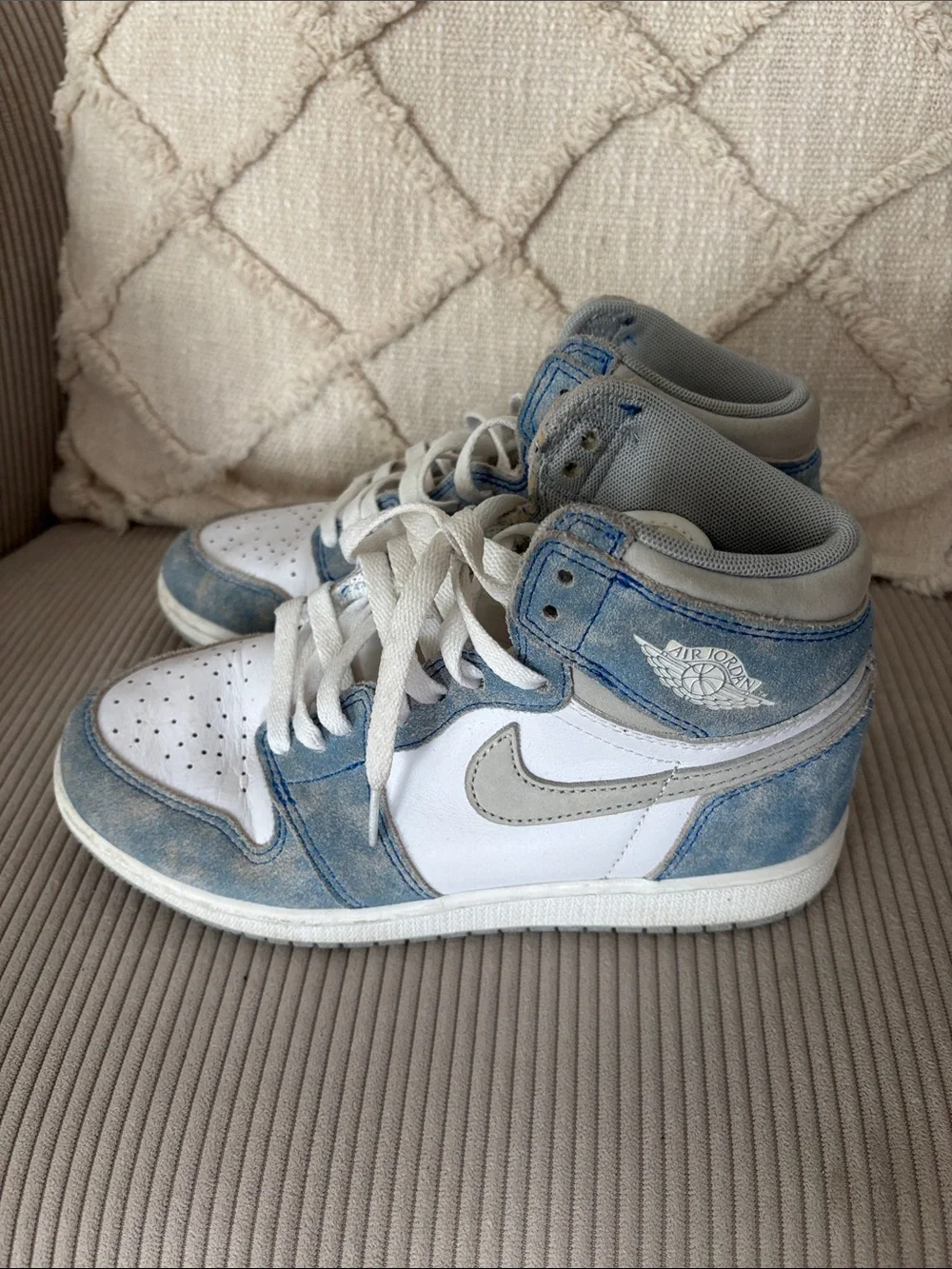Jordan Mens High-Top Sneakers in Light Blue and White with Gray Swoosh